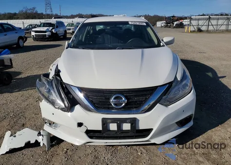 2018 Nissan Altima 2.5 z USA, uszkodzony, nr VIN 1N4AL3AP9JC260962